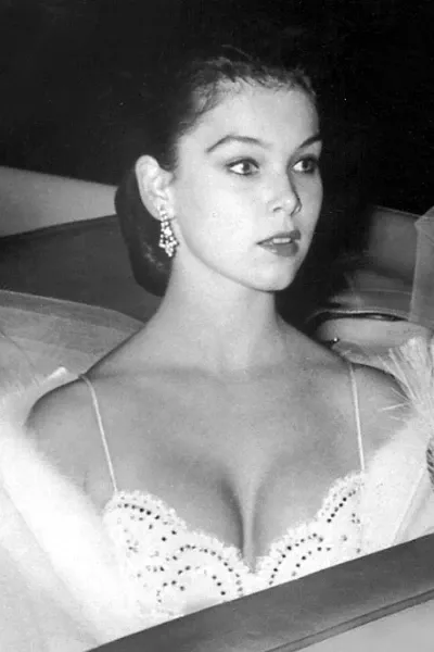 Yvonne Craig photo