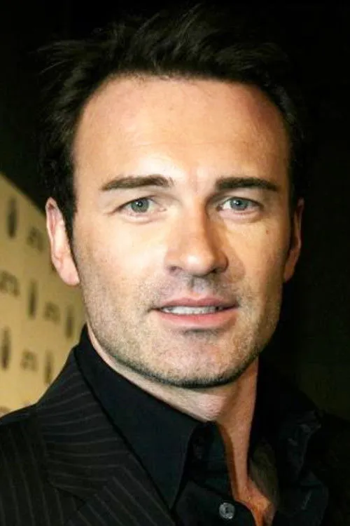 Julian McMahon photo