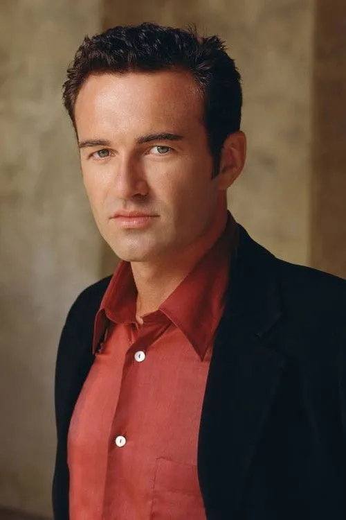 Julian McMahon photo