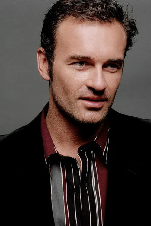 Julian McMahon photo