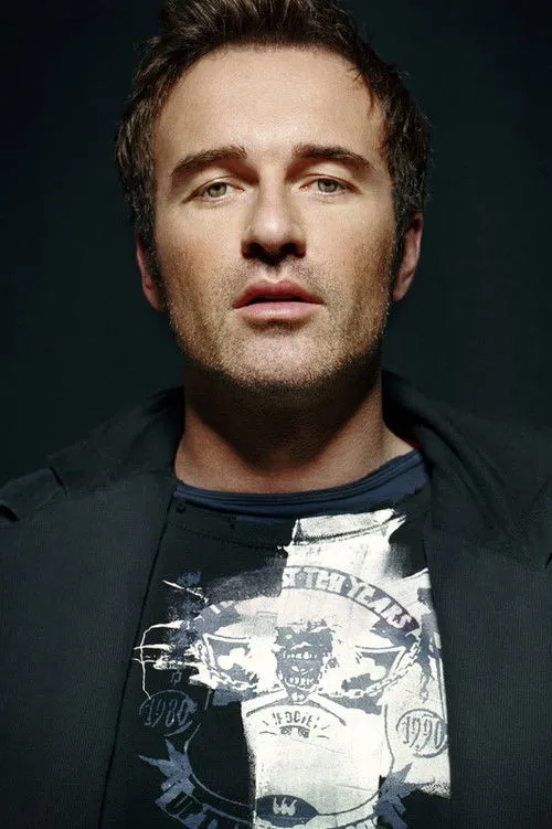 Julian McMahon photo