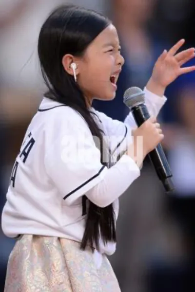 Malea Emma Tjandrawidjaja photo