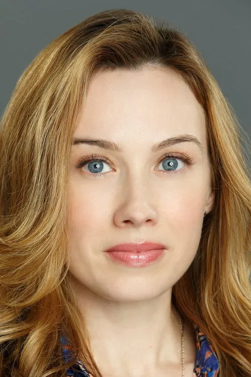 Wynn Everett photo