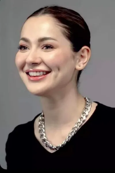 Hania Aamir photo