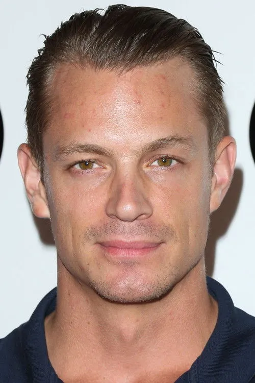 Joel Kinnaman photo
