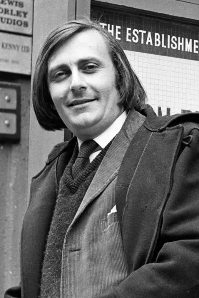 Barry Humphries photo
