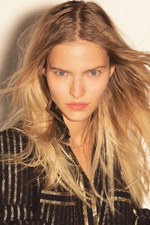 Sasha Luss photo
