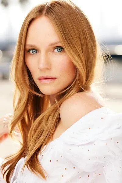 Marci Miller photo