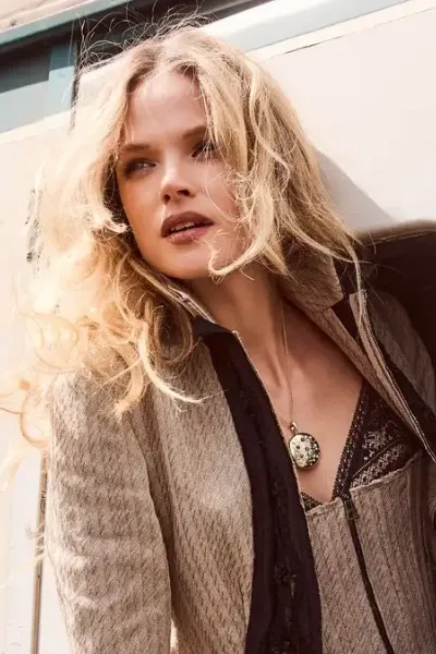 Gabriella Wilde photo
