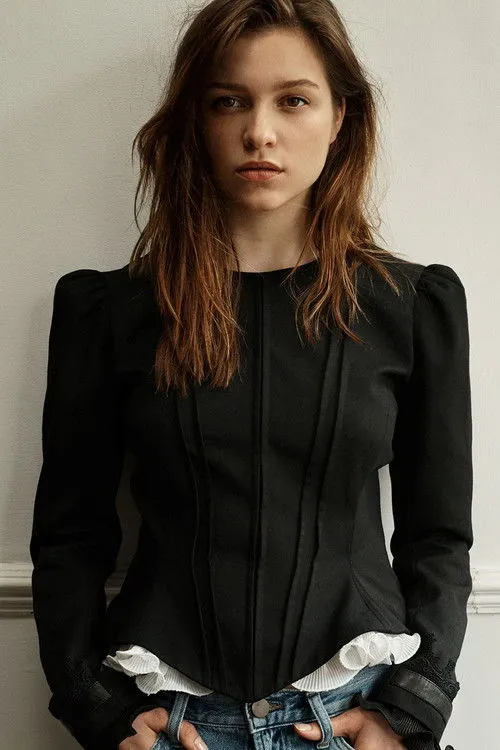 Sophie Cookson photo