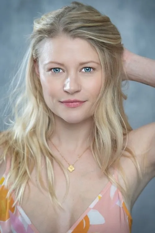 Emilie de Ravin photo
