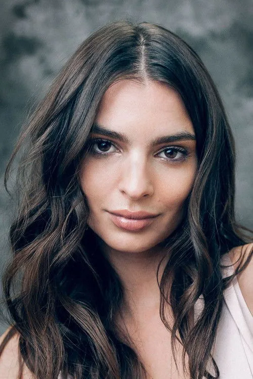Emily Ratajkowski photo