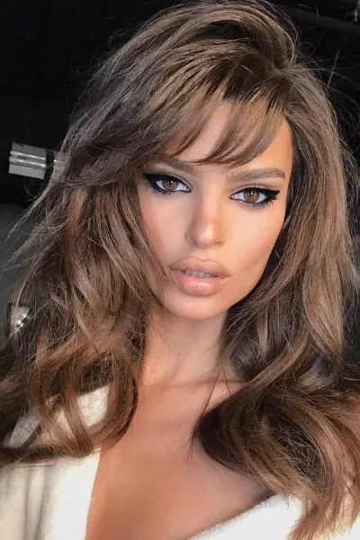 Emily Ratajkowski photo