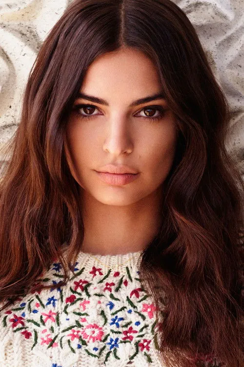Emily Ratajkowski photo