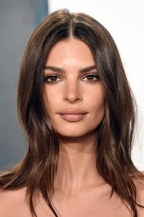 Emily Ratajkowski photo
