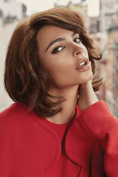 Emily Ratajkowski photo