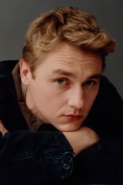 Ben Hardy photo