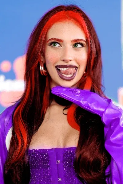 Kylie Cantrall as Starfire