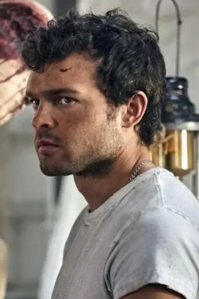 Alden Ehrenreich photo