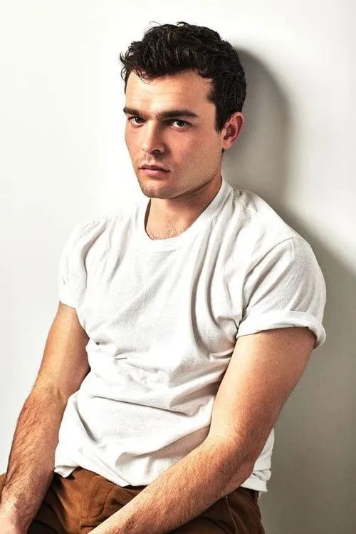 Alden Ehrenreich photo