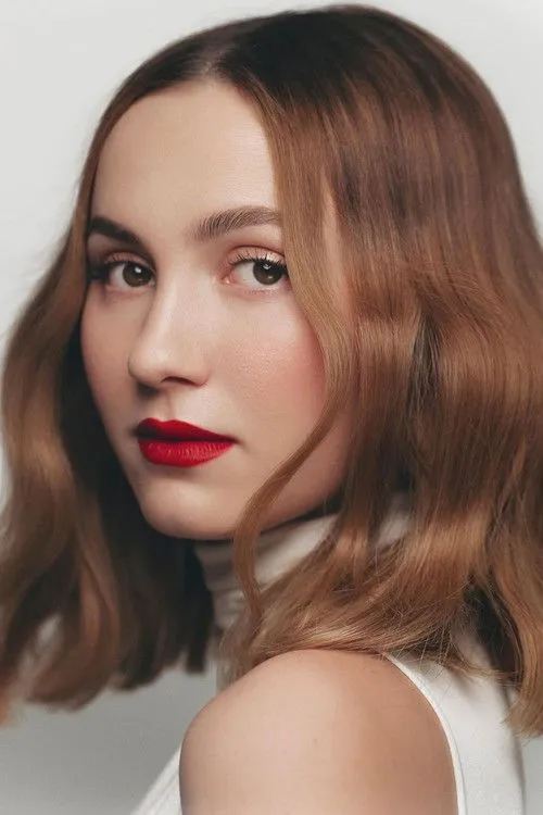Maude Apatow photo