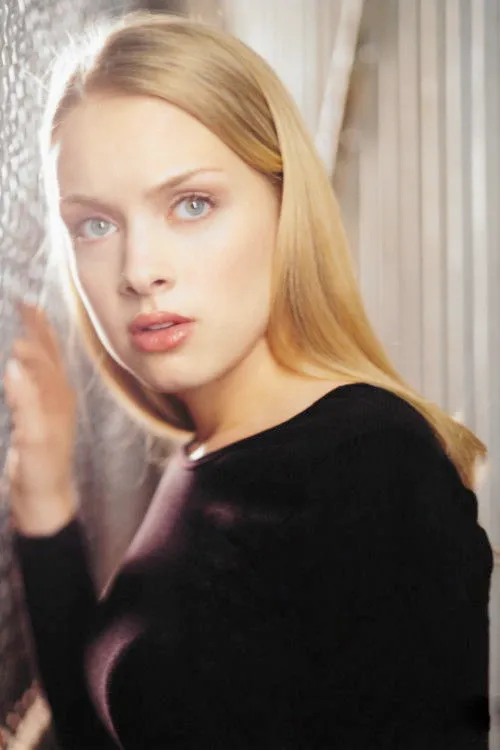 Rachel Skarsten photo
