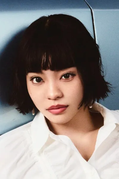 Momo Yamaguchi photo