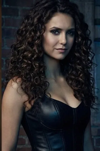 Nina Dobrev photo
