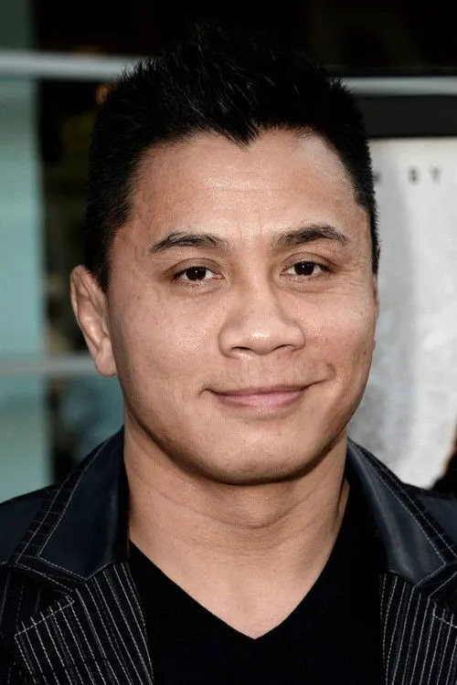 Cung Le photo