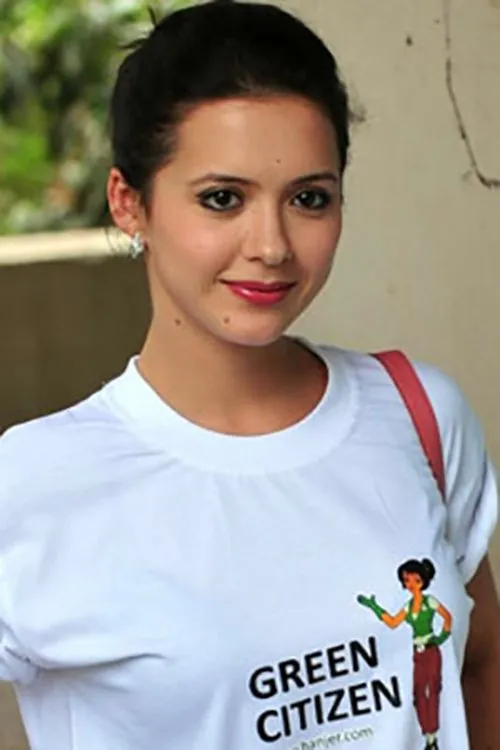Isha Sharvani photo