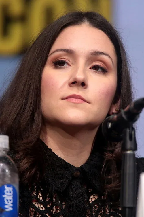 Shannon Woodward photo