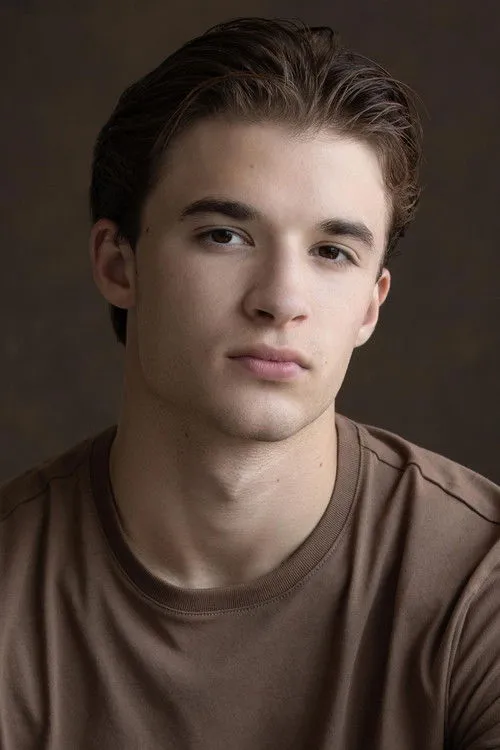 Avery Esteves photo