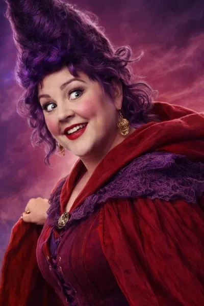 Mary Sanderson (Melissa McCarthy) photo
