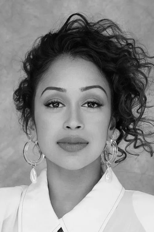 Liza Koshy photo