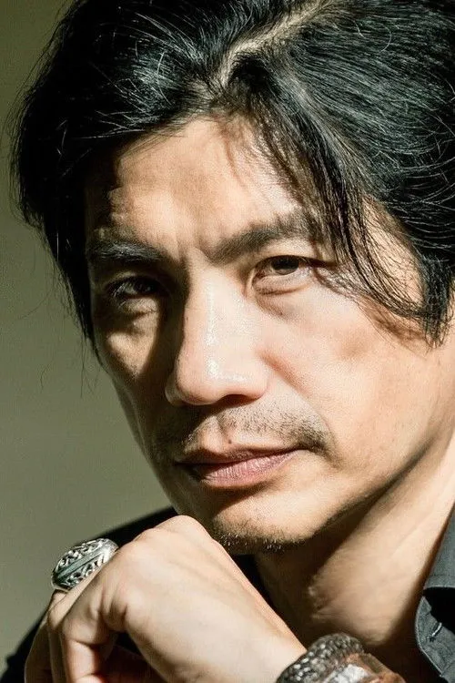 Dustin Nguyễn photo