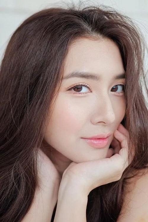 Nittha Jirayungyurn photo