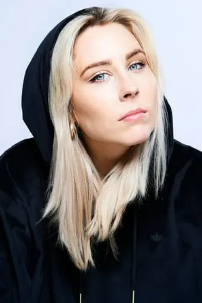 Stevie Martin photo