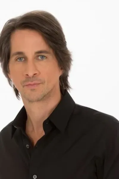 Michael Easton photo