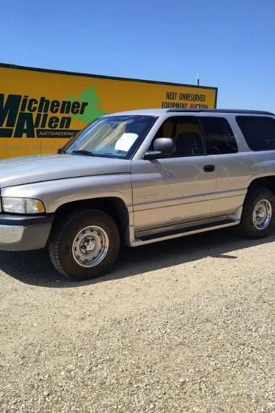 1999 Dodge Ramcharger photo