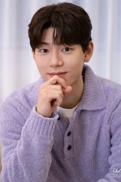 Bae Hyeon-seong photo