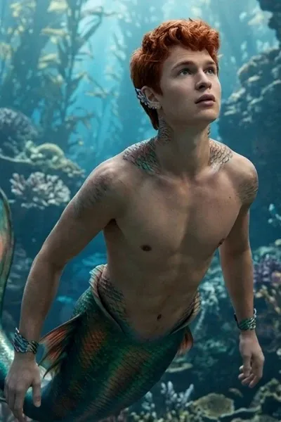 Aaron (Ansel Elgort) photo