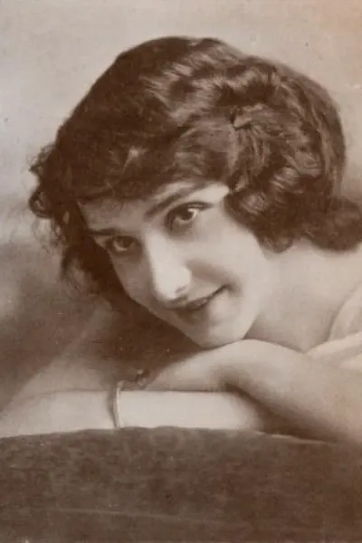 Alice Hollister photo