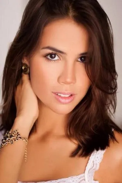 Pérola Faria photo