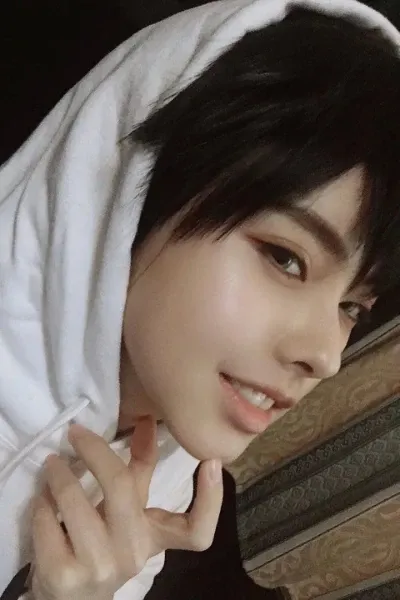 Gu Yizhou photo