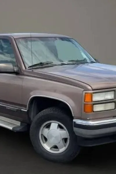1995 GMC Suburban k-1500 photo