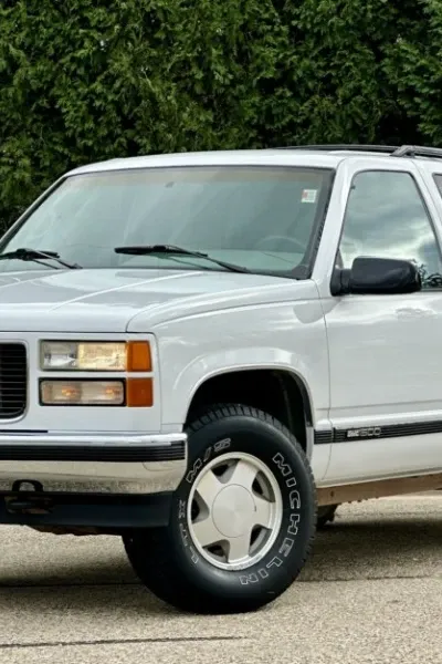 1995 GMC Suburban k-1500 photo