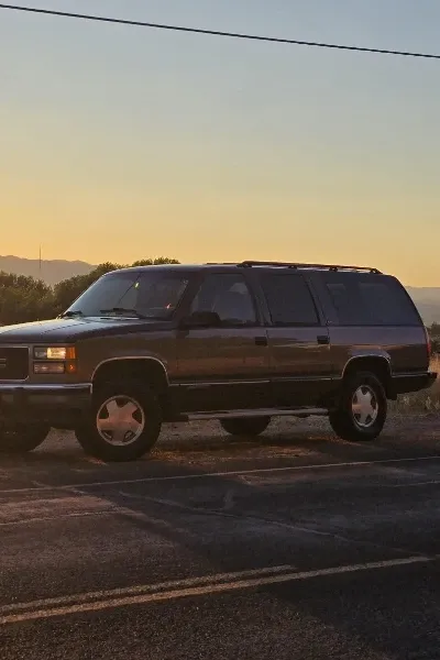 1995 GMC Suburban k-1500 photo