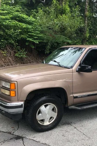 1995 GMC Suburban k-1500 photo