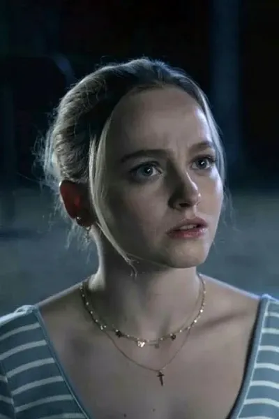 Abby (The Hunting Wives)