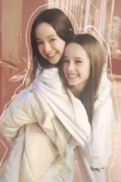 Rei Yamauchi Fulker and Alisha Weir photo